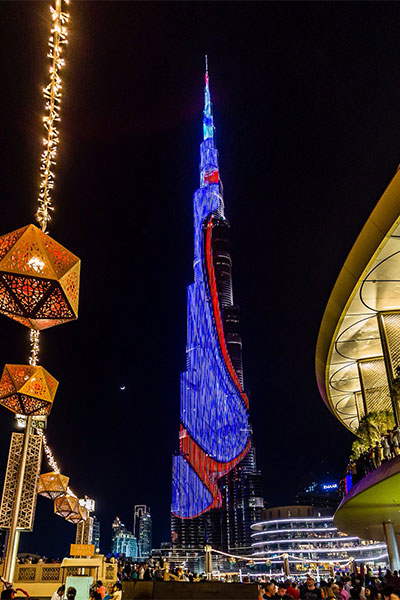 برج خليفة يحتفي بشهر رمضان المبارك بطريقة رائعة